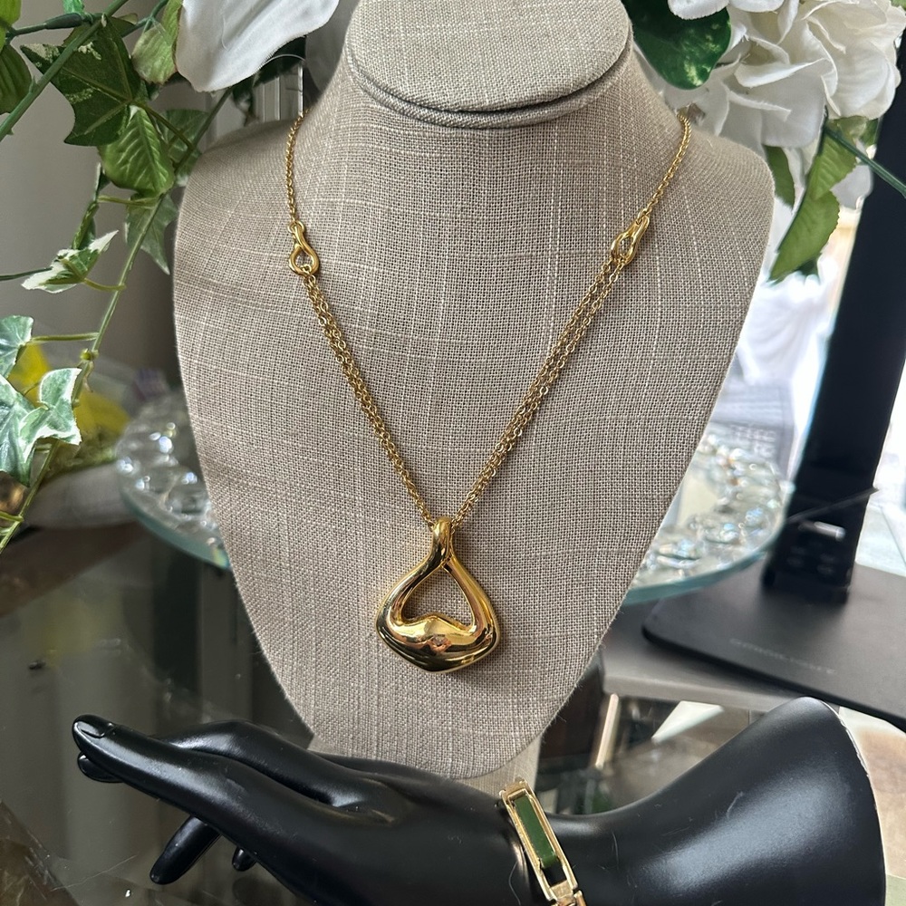Singed biagi gold tone necklace & bracelat / earring